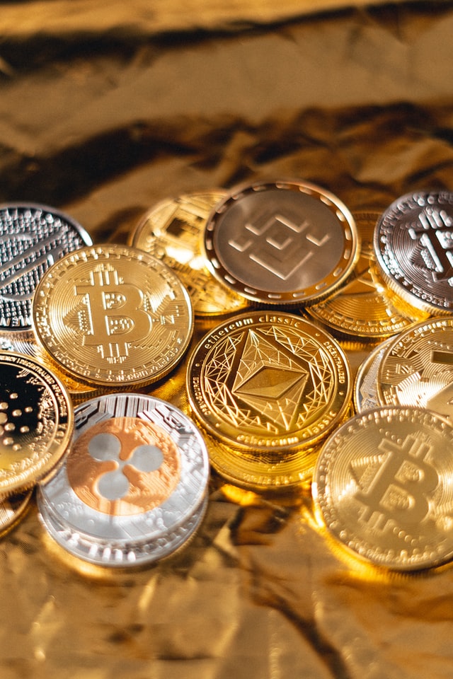 La criptovaluta approda su WhatsApp. Meta introduce i pagamenti tramite Pax Dollar